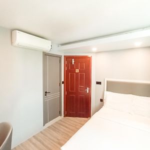 Deluxe Double Room Airport Transfer